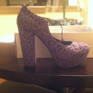 Forever 21 grey and black leopard print heels