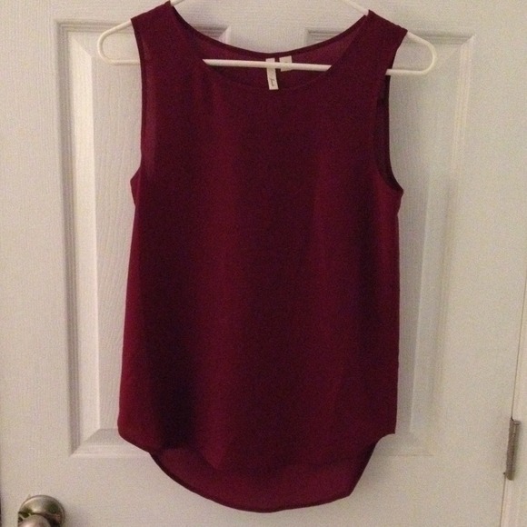 Deep burgundy tank