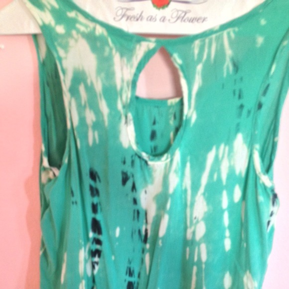 Perfect Versatile Tank - Picture 3 of 3