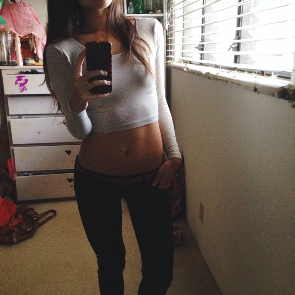 ❌SOLD❌ American Apparel LS crop top