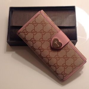 Signature Wallet | Pink Accent