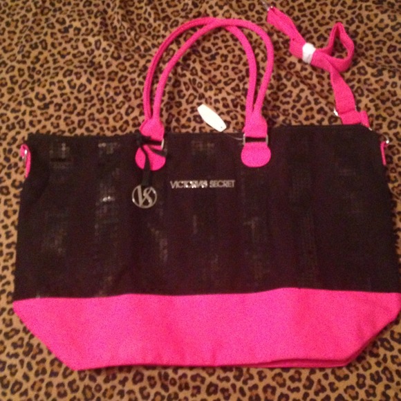 ❌❌SOLD❌❌Victoria's Secret hand bag/ duffle