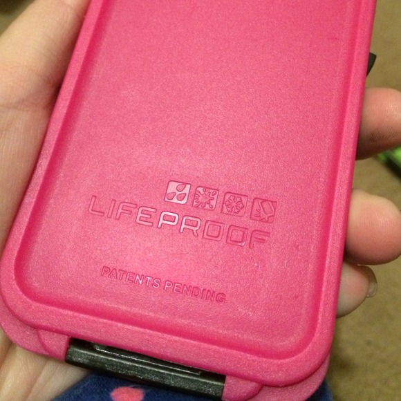 iPhone 4/4S life proof