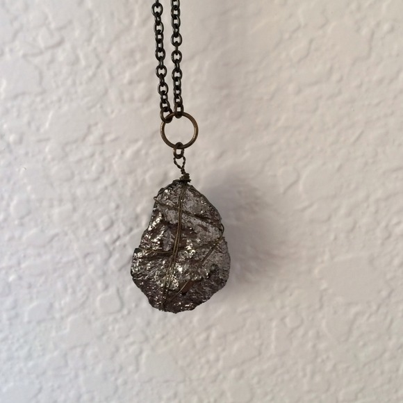 🚫SOLD🚫Rock necklace
