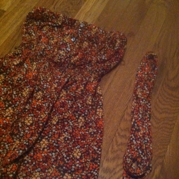 Floral Halter Top - Picture 2 of 2