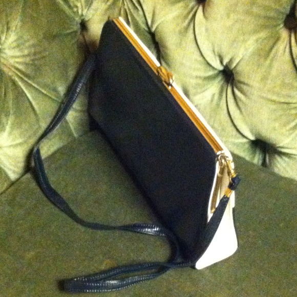 1960's Style Retro Patent Leather Purse - Picture 3 of 3