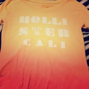 Hollister tee