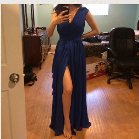 V neck leg slit prom/evening dress - Picture 3 of 3