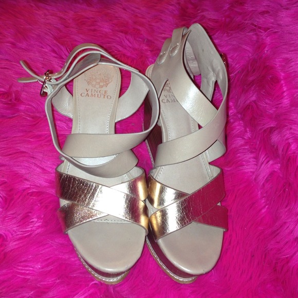 Vince Camuto Wedges