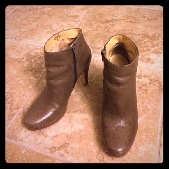 Nine West Taupe Short Boots
