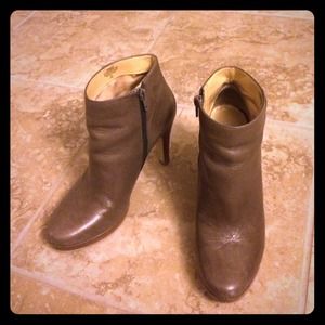 Nine West Taupe Short Boots