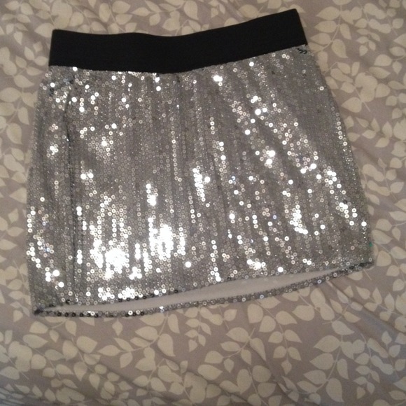 Super cute sequin skirt