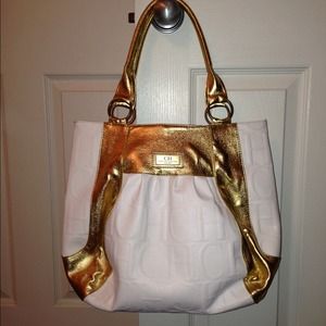 🚫SOLD🚫Carolina Herrera hobo