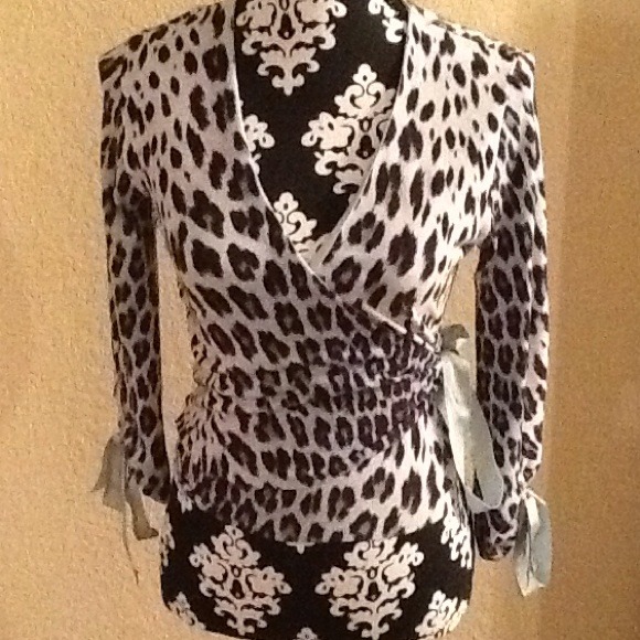 Beautiful turquoise and brow ANIMAL PRINT sweater!