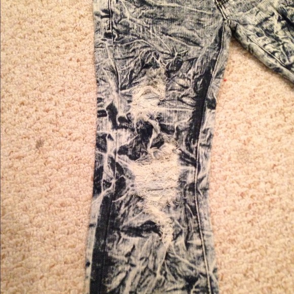 Machine distressed jeans - Picture 2 of 2
