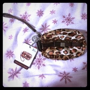 ✳️Leopard wristlet bag *FREE* w any purchase