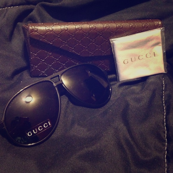 Gucci Men Black shades