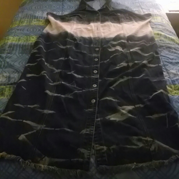 Ashley Stewart - Picture 1 of 1