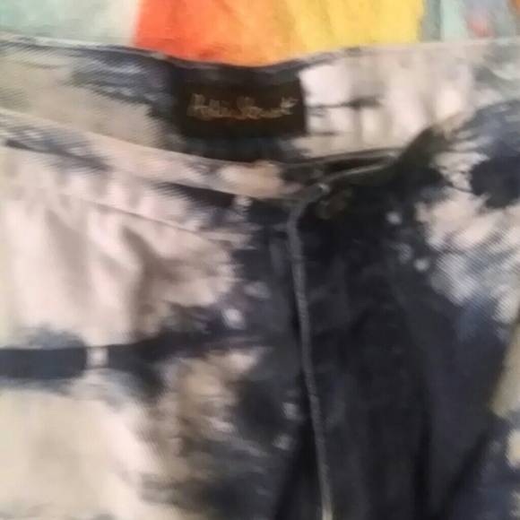 Ashley Stewart - Picture 4 of 4