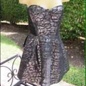 BEBE STRAPLESS BLACK AND SILVER SHINE BUBBLE DRESS