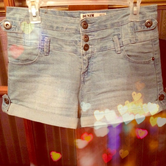 Cotton On Denim - ✨Light blue high waisted shorts✨