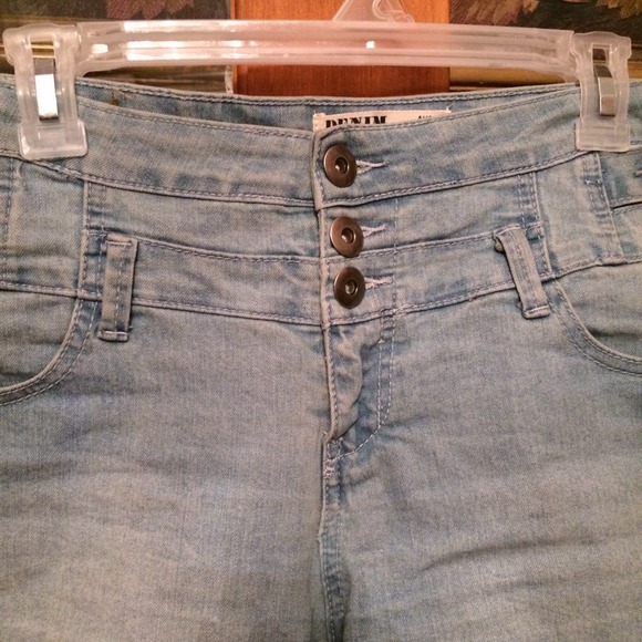 ✨Light blue high waisted shorts✨ - Picture 3 of 3