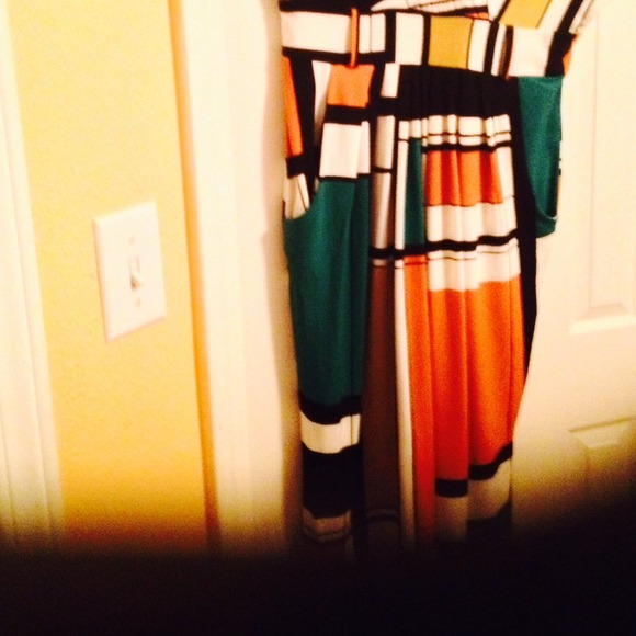 Dress - Picture 2 of 2