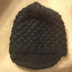 Bundle for lydibugthrifts NWT knit hat and blouse