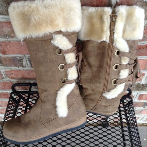 SOLD. Leather upper cold weather boot size
