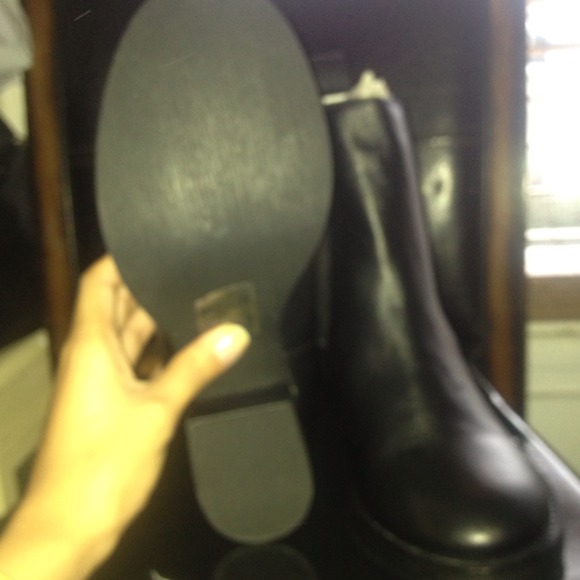 Chelsea Boots - Picture 4 of 4