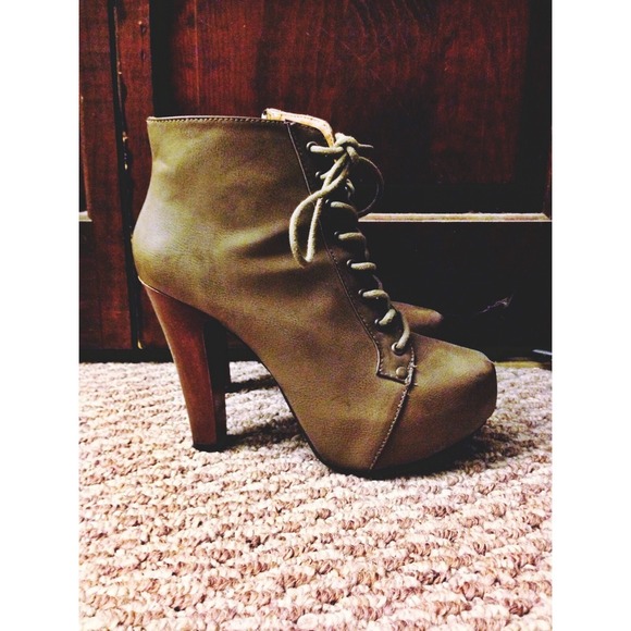 Boots - Lace Up Bootie