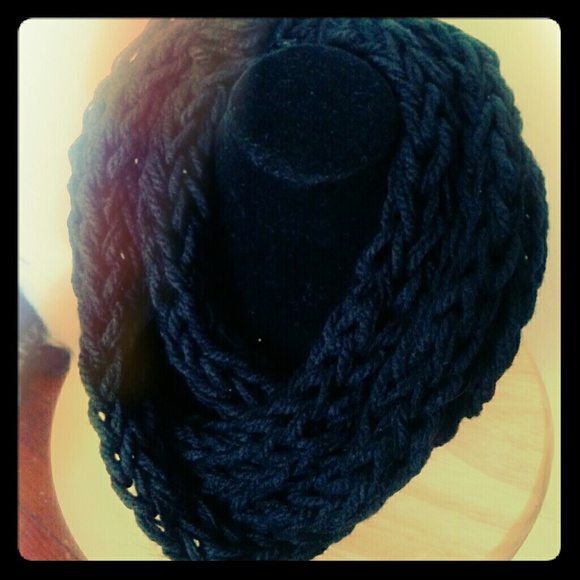 Black infinity scarf