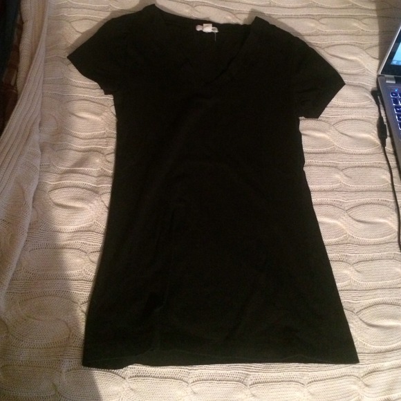 Plain black v-neck tee