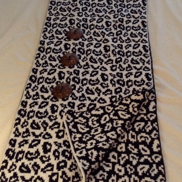 Scarf shawl - Picture 2 of 2