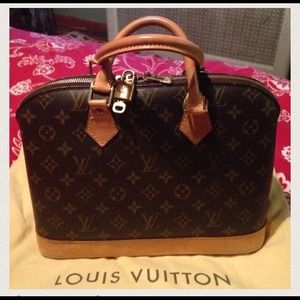 SOLD💠Louis Vuitton Alma PM .Keeping For now💠