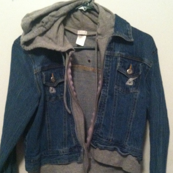 Hooded long sleeved jean jacket - Picture 2 of 4