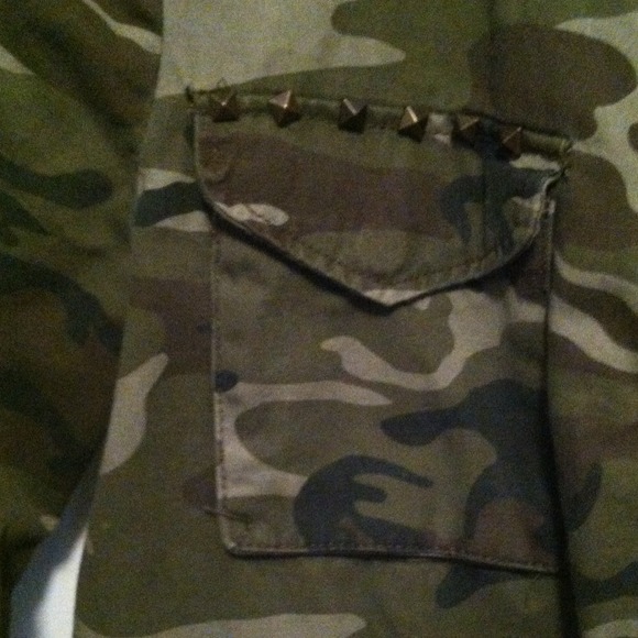 Long sleeved camo Jacket - Picture 2 of 4