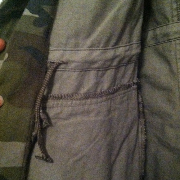 Long sleeved camo Jacket - Picture 3 of 4