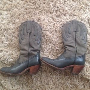 Frye Cowboy boots ⭐️