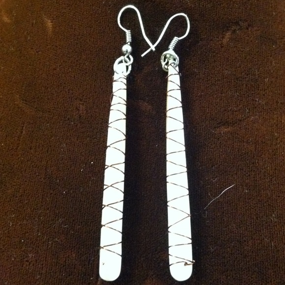 Mother of pearl copper wrapped earrings - Picture 3 of 4