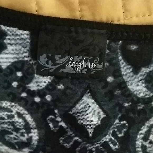 Day trip long sleeve tshirt - Picture 3 of 3