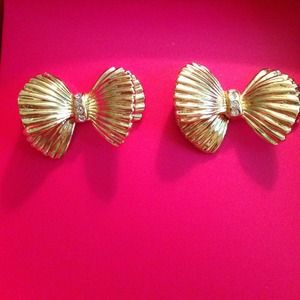 Lilly Pulitzer Bow Critter Earrings