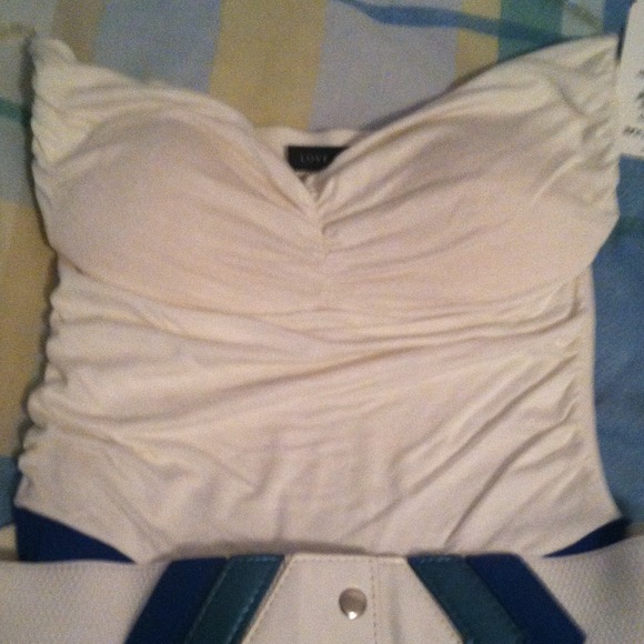 BRAND NEW Dress - Picture 2 of 4