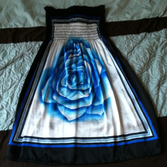 Dresses & Skirts - Cute dress