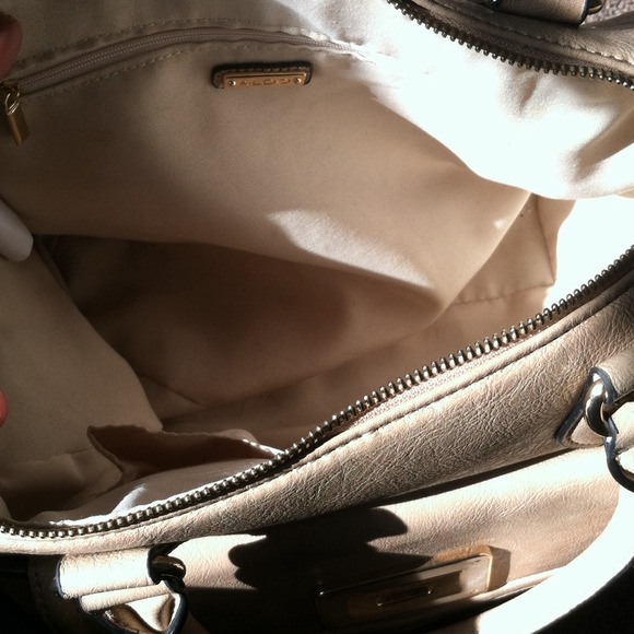 Tan Aldo bag with shoulder strap - Picture 2 of 3