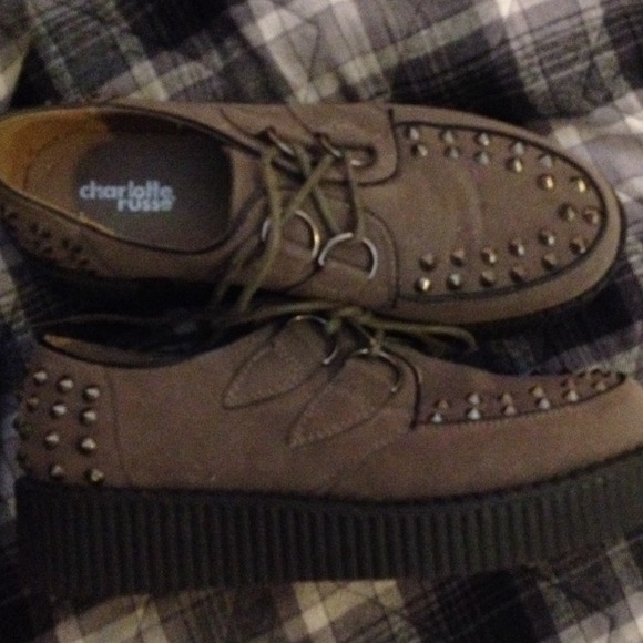 Rocker studded shoes - Picture 3 of 3