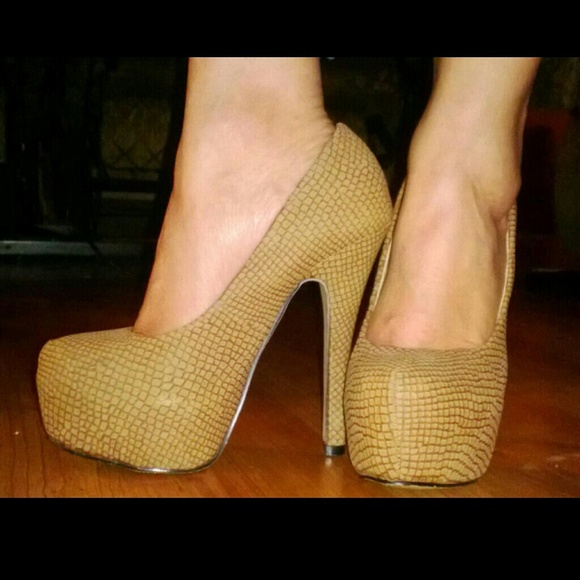 A beautiful platform light brown shoes