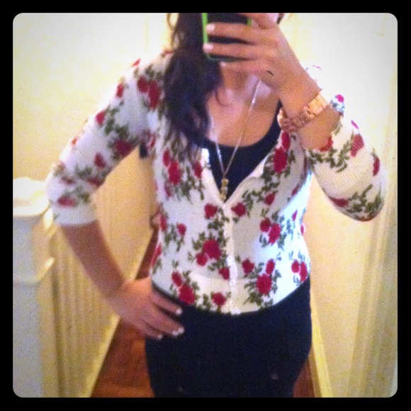 💟TRADE💟!Mini sweater! Forever 21! 🎀 - Picture 1 of 3