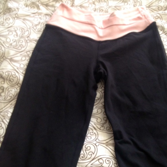 ✨RESERVED FOR @czaura Lulu lemon pants