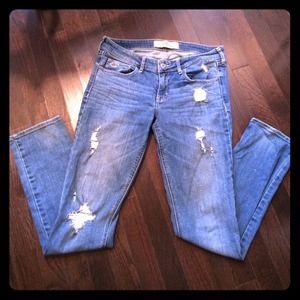 Hollister Skinny Jeans Distressed * Super cutee